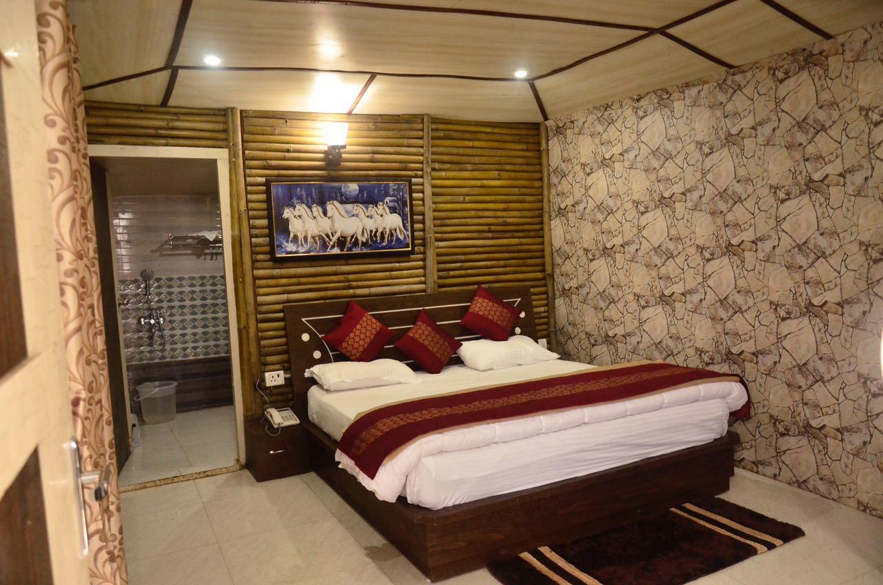 V Resorts Glamwoods Dhanulti Dhanaulti Exterior photo