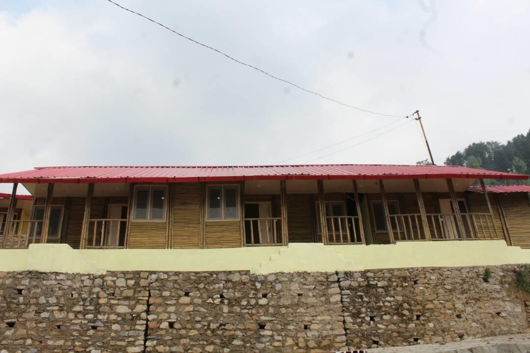 V Resorts Glamwoods Dhanulti Dhanaulti Exterior photo